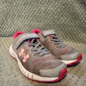 Girls Under Armour Athletic Shoes with Pink Highlights